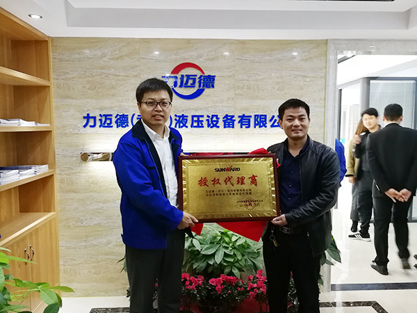 從拒絕到一次購(gòu)買十臺(tái)旋挖鉆機(jī)，他用八年時(shí)間認(rèn)識(shí)山河智能