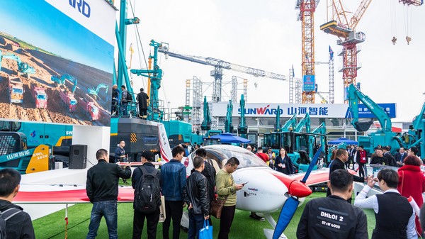 首日簽單2.6億元，山河智能創(chuàng)新產(chǎn)品引爆上海寶馬展