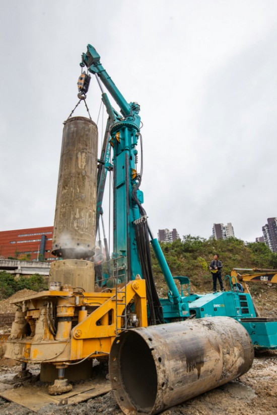 喜訊！山河智能SWRC170自行式全回轉(zhuǎn)全套管鉆機獲湖南省首臺(套)重大技術裝備產(chǎn)品獎勵！