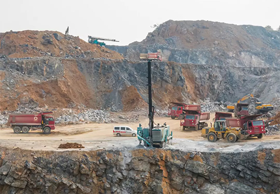 一臺頂三臺 山河智能潛孔鉆機(jī)真好用