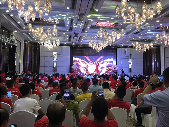 【小身板 大作為】山河智能燃爆2019微挖大會