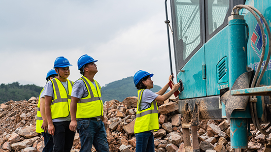 15年3萬小時！山河智能元老級潛孔鉆機“雄風(fēng)”依舊