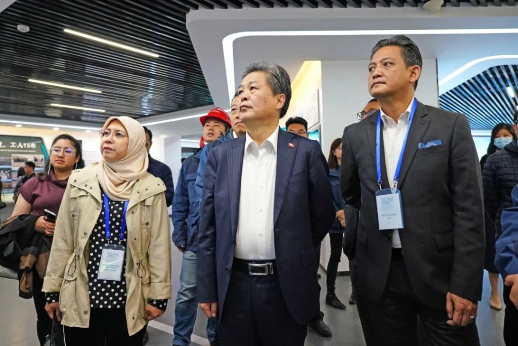 東盟聯(lián)合參訪團考察山河智能