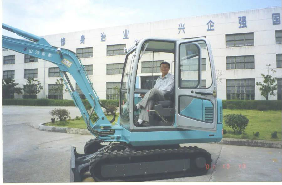 以先導式創(chuàng)新實現(xiàn)挖掘機從無到有，從小到大，從大到強！