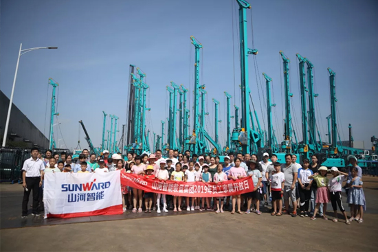 【家屬開(kāi)放日】“大手牽小手”走進(jìn)最好的科技創(chuàng)新課堂