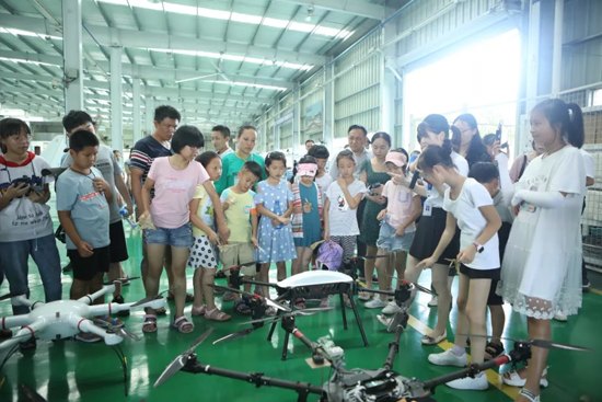 【家屬開(kāi)放日】“大手牽小手”走進(jìn)最好的科技創(chuàng)新課堂