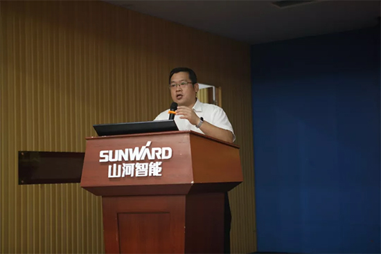 【家屬開(kāi)放日】“大手牽小手”走進(jìn)最好的科技創(chuàng)新課堂