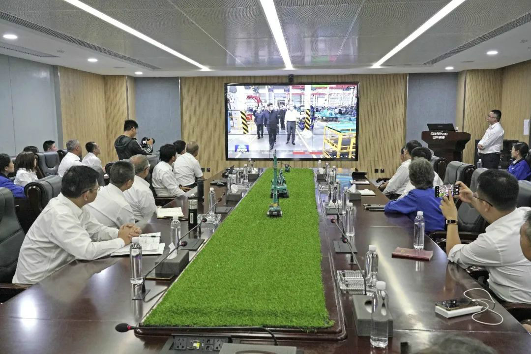總書記“點贊”山河創(chuàng)新，山河智能集中收看《新聞聯播》