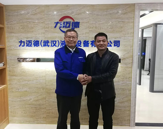 人生浮沉如夢，攜手山河勇攀事業(yè)巔峰