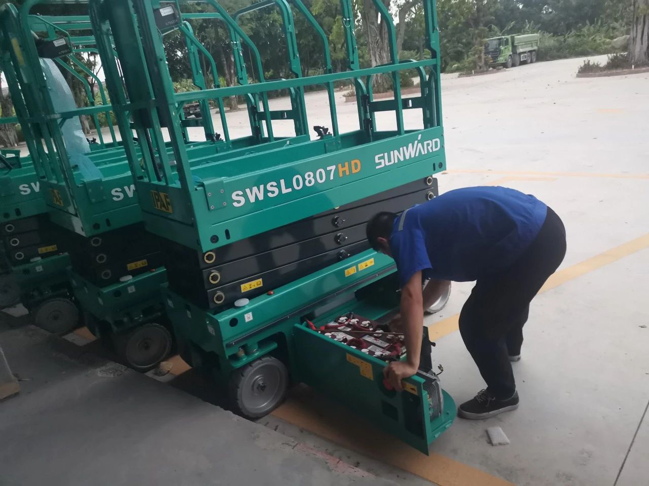 30小時，8個人，10臺裝備，我們說到做到！