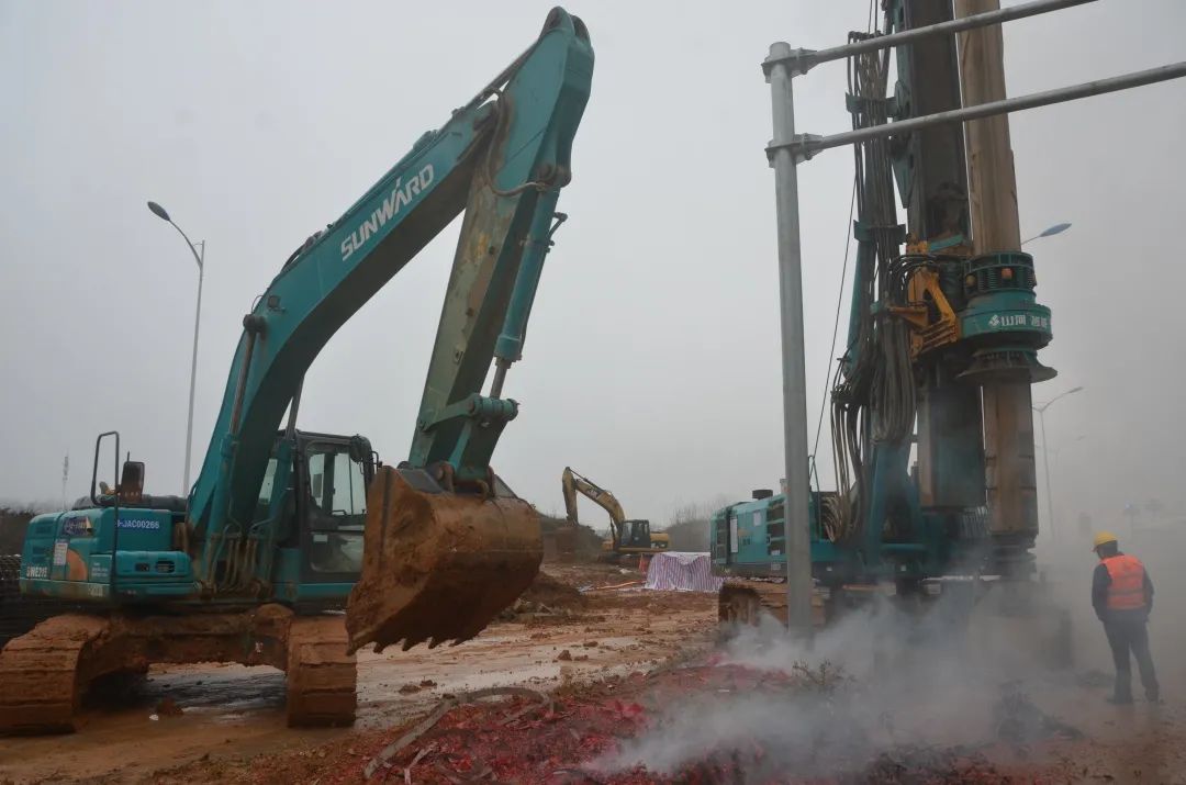 鉚足“虎”勁加油干！山河智能掀起復(fù)工復(fù)產(chǎn)熱潮