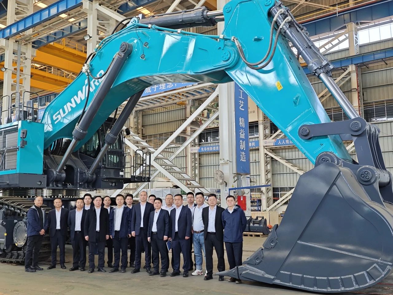 強(qiáng)強(qiáng)聯(lián)手！山河智能與湖南楚湘建工集團(tuán)達(dá)成共建礦山生產(chǎn)建設(shè)創(chuàng)新聯(lián)合體共識