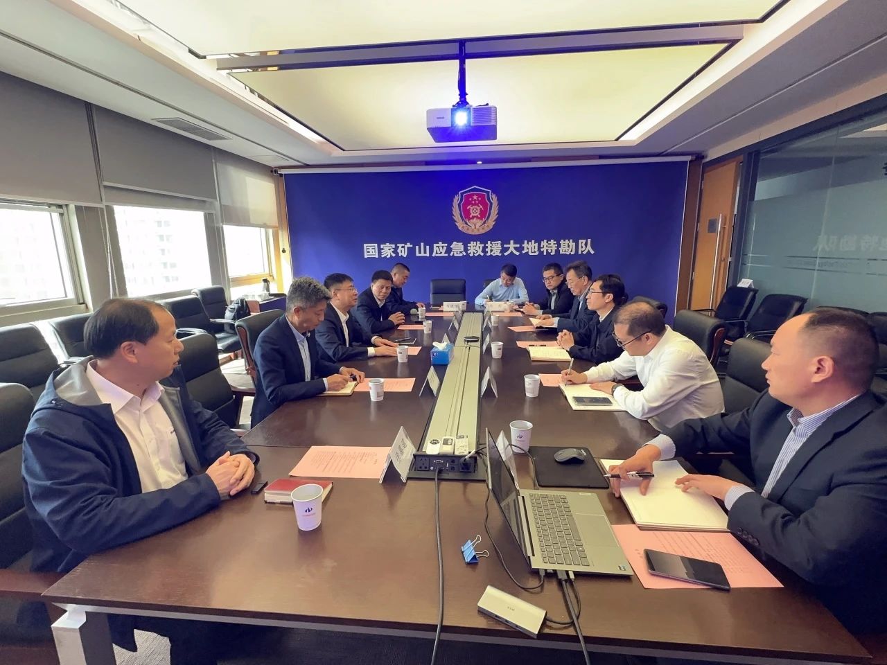 山河智能董事長付向東帶隊拜訪中煤地質總局、大地特勘公司