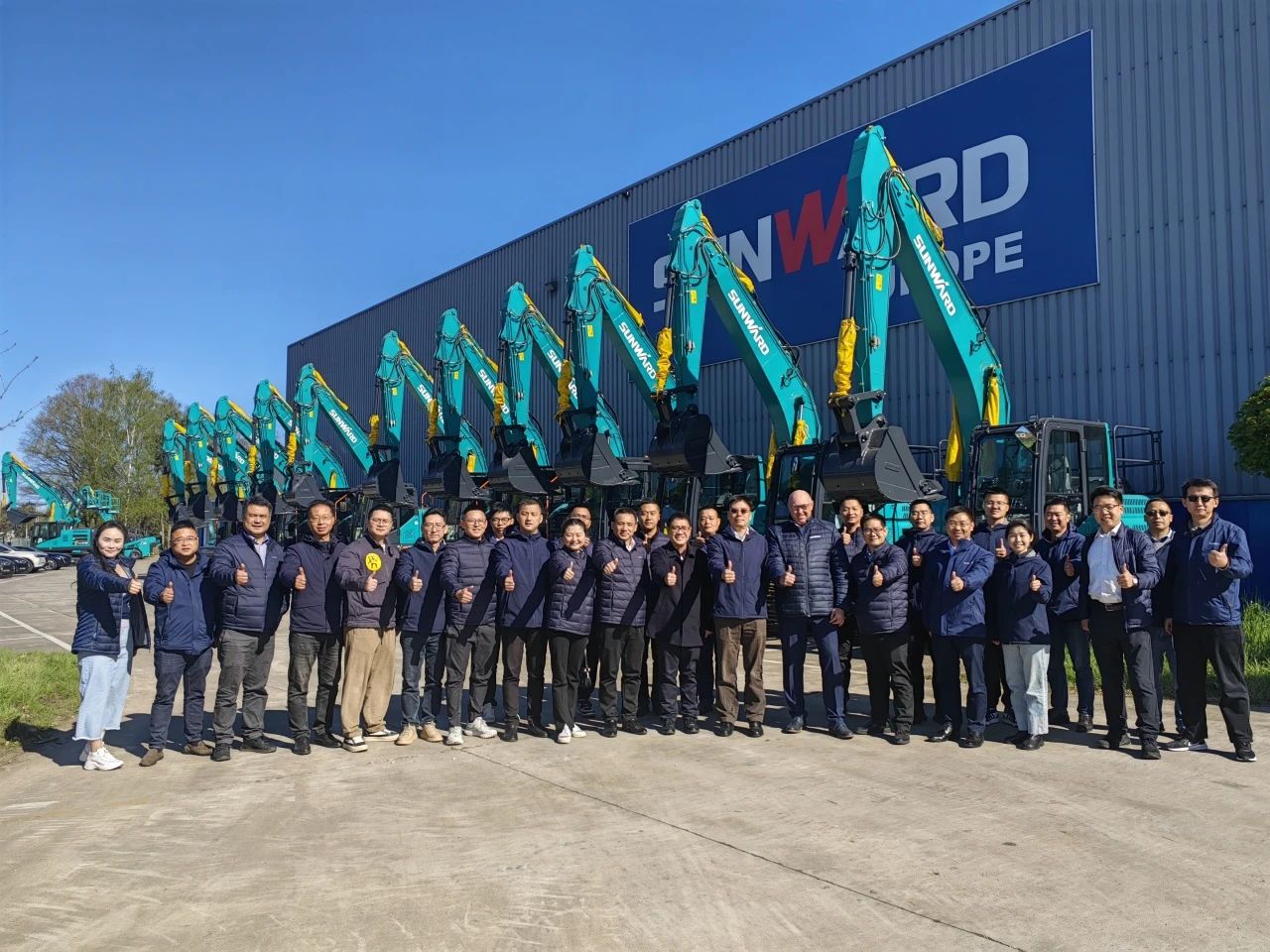 山河智能董事長(zhǎng)付向東帶隊(duì)赴歐洲子公司考察調(diào)研