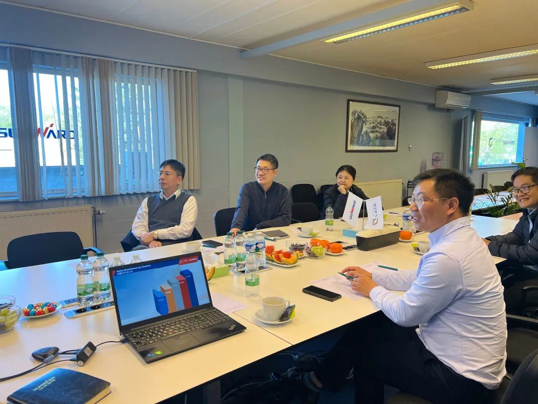 山河智能董事長(zhǎng)付向東帶隊(duì)赴歐洲子公司考察調(diào)研